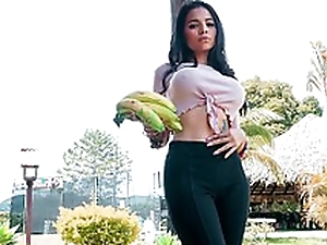 CARNE DEL MERCADO - Sexy Lalin girl Mila Garcia tastes meaty dick and gets fucked