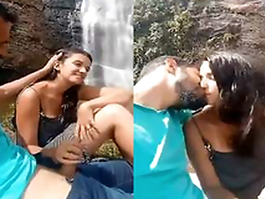 Today Exclusive-Sexy Desi Lover Giving a kiss and Open-air handjob
